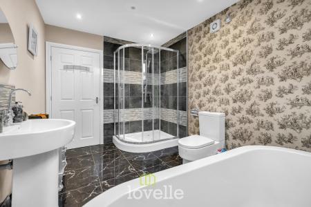 6 bedroom Detached house for sale in Cassbrook Drive, Fulstow, LN11