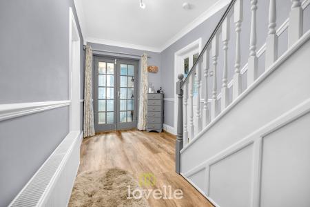 6 bedroom Detached house for sale in Cassbrook Drive, Fulstow, LN11