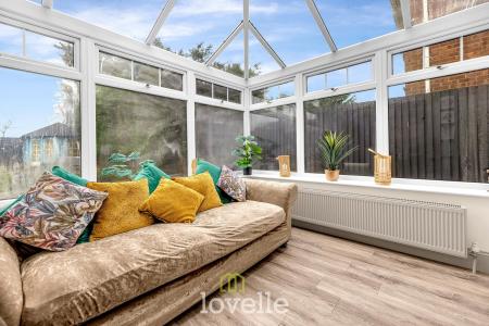 6 bedroom Detached house for sale in Cassbrook Drive, Fulstow, LN11