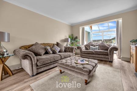 6 bedroom Detached house for sale in Cassbrook Drive, Fulstow, LN11