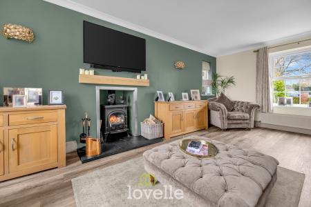 6 bedroom Detached house for sale in Cassbrook Drive, Fulstow, LN11