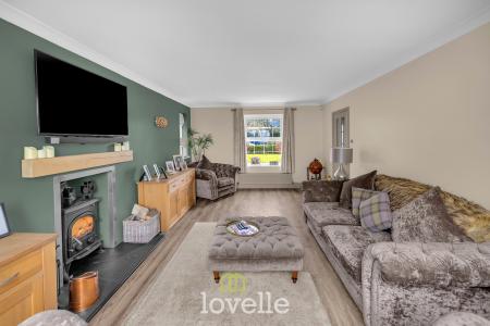 6 bedroom Detached house for sale in Cassbrook Drive, Fulstow, LN11