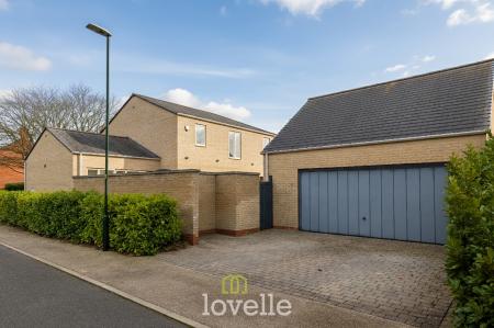 4 bedroom Detached house for sale in The Birches, Humberston, DN36