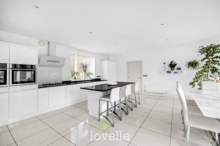 4 bedroom Detached house for sale in The Birches, Humberston, DN36