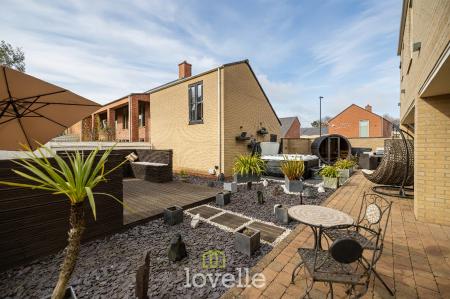 4 bedroom Detached house for sale in The Birches, Humberston, DN36