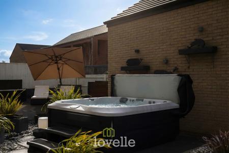 4 bedroom Detached house for sale in The Birches, Humberston, DN36