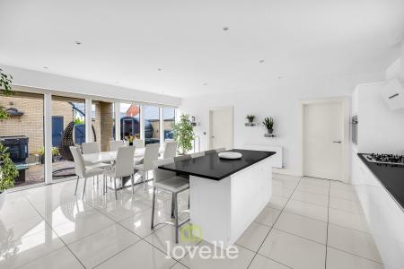 4 bedroom Detached house for sale in The Birches, Humberston, DN36