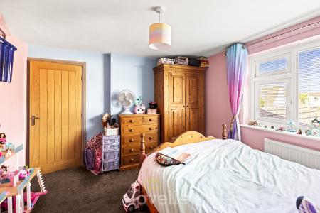 4 bedroom Semi-detached house for sale in Westlands Avenue, Tetney, DN36