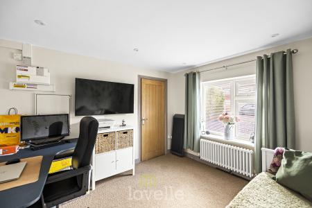 4 bedroom Semi-detached house for sale in Westlands Avenue, Tetney, DN36