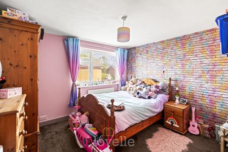 4 bedroom Semi-detached house for sale in Westlands Avenue, Tetney, DN36