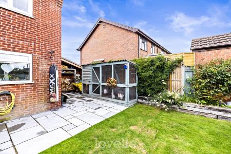 4 bedroom Semi-detached house for sale in Westlands Avenue, Tetney, DN36