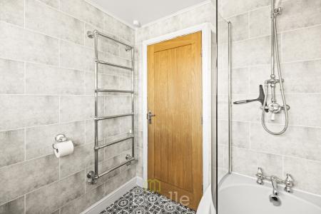 4 bedroom Semi-detached house for sale in Westlands Avenue, Tetney, DN36