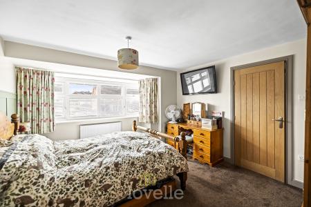 4 bedroom Semi-detached house for sale in Westlands Avenue, Tetney, DN36