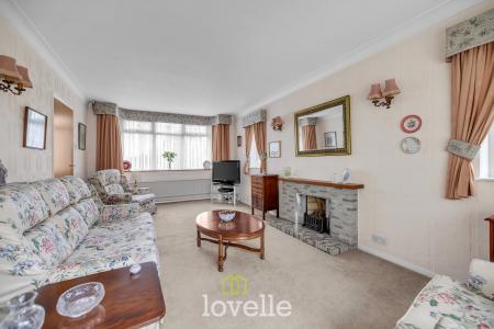 3 bedroom Detached house for sale in Hardys Road, Cleethorpes, DN35