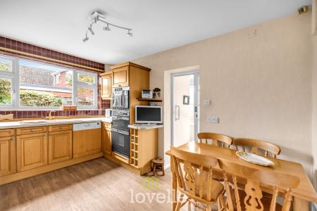 3 bedroom Detached house for sale in Hardys Road, Cleethorpes, DN35