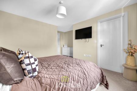 3 bedroom House for sale in Honningsvaag Close, New Waltham, DN36