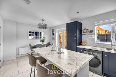 3 bedroom House for sale in Honningsvaag Close, New Waltham, DN36