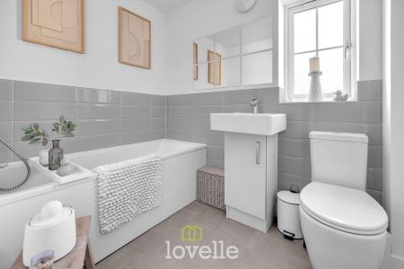 3 bedroom House for sale in Honningsvaag Close, New Waltham, DN36