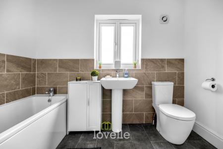 5 bedroom Detached house for sale in Albertross Drive, Humberston, DN36