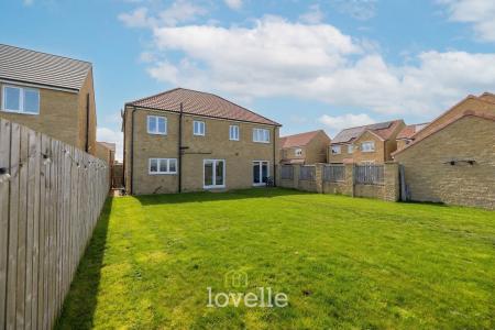 5 bedroom Detached house for sale in Albertross Drive, Humberston, DN36