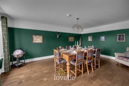 5 bedroom Detached house for sale in Albertross Drive, Humberston, DN36