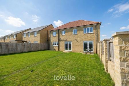 5 bedroom Detached house for sale in Albertross Drive, Humberston, DN36