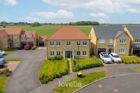 5 bedroom Detached house for sale in Albertross Drive, Humberston, DN36
