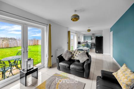 5 bedroom Detached house for sale in Albertross Drive, Humberston, DN36