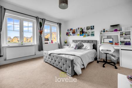 5 bedroom Detached house for sale in Albertross Drive, Humberston, DN36