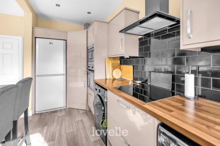 3 bedroom Semi-detached house for sale in Parris Place, Cleethorpes, DN35