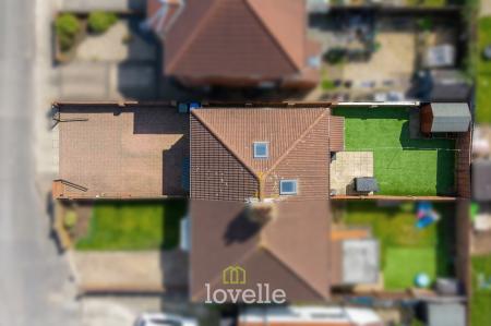 3 bedroom Semi-detached house for sale in Parris Place, Cleethorpes, DN35