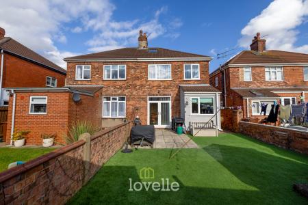 3 bedroom Semi-detached house for sale in Parris Place, Cleethorpes, DN35