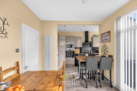 3 bedroom Semi-detached house for sale in Parris Place, Cleethorpes, DN35