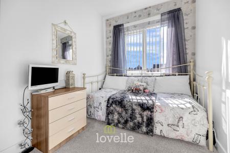 3 bedroom Semi-detached house for sale in Parris Place, Cleethorpes, DN35