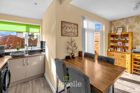 3 bedroom Semi-detached house for sale in Parris Place, Cleethorpes, DN35