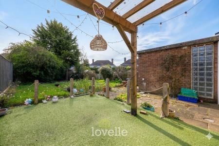 3 bedroom Terraced House for sale in School Walk, Cleethorpes, DN35