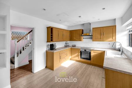 3 bedroom Terraced House for sale in School Walk, Cleethorpes, DN35