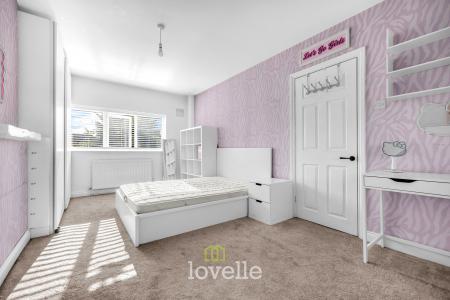 3 bedroom Terraced House for sale in School Walk, Cleethorpes, DN35