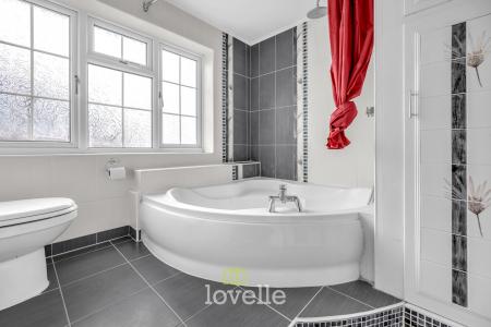 4 bedroom Detached house for sale in Walk Lane, Humberston, DN36