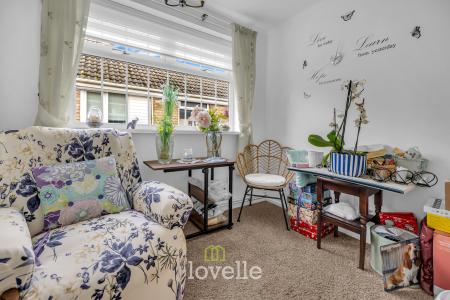 3 bedroom Semi-detached bungalow for sale in Peaks Avenue, New Waltham, DN36