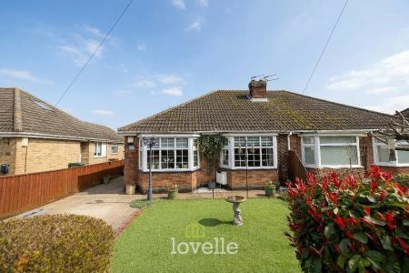 3 bedroom Semi-detached bungalow for sale in Peaks Avenue, New Waltham, DN36