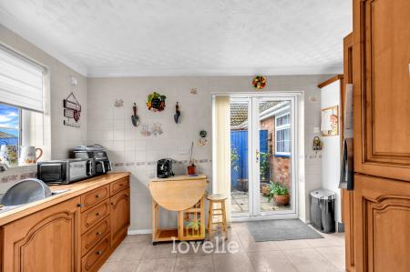 3 bedroom Semi-detached bungalow for sale in Peaks Avenue, New Waltham, DN36