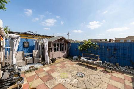 3 bedroom Semi-detached bungalow for sale in Peaks Avenue, New Waltham, DN36
