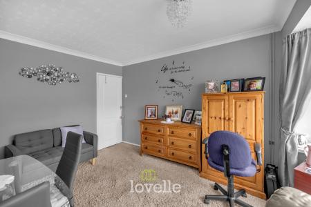 3 bedroom Semi-detached bungalow for sale in Peaks Avenue, New Waltham, DN36