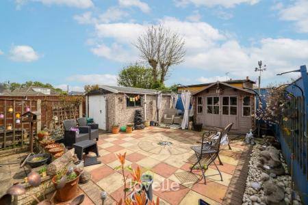 3 bedroom Semi-detached bungalow for sale in Peaks Avenue, New Waltham, DN36