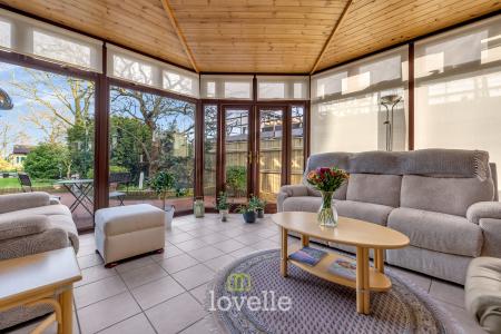 5 bedroom Detached house for sale in Tetney Road, Humberston, DN36