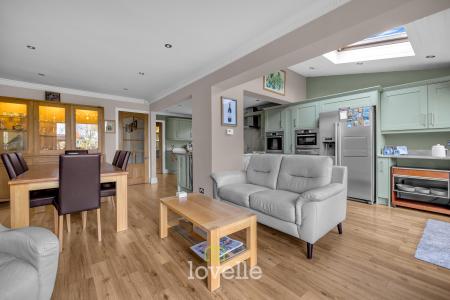 5 bedroom Detached house for sale in Tetney Road, Humberston, DN36