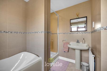 5 bedroom Detached house for sale in Tetney Road, Humberston, DN36