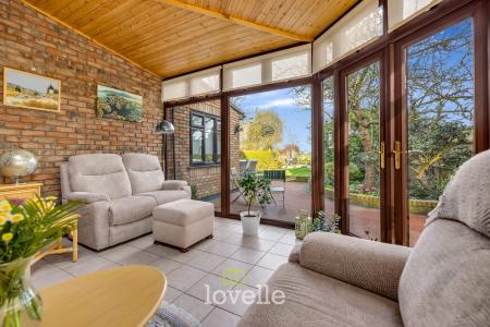 5 bedroom Detached house for sale in Tetney Road, Humberston, DN36