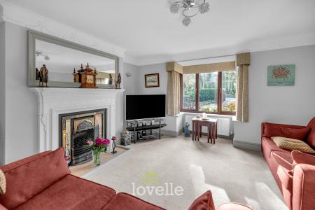 5 bedroom Detached house for sale in Tetney Road, Humberston, DN36